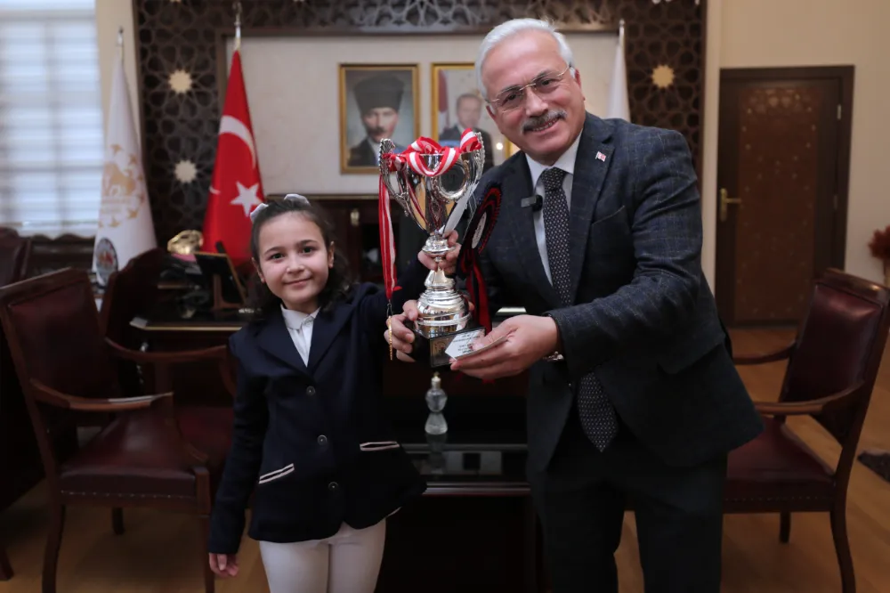 Minik Şampiyondan Vali Kumbuzoğlu’na Ziyaret