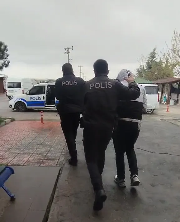 Hırsızlık şüphelisi 4 kişi yakalandı