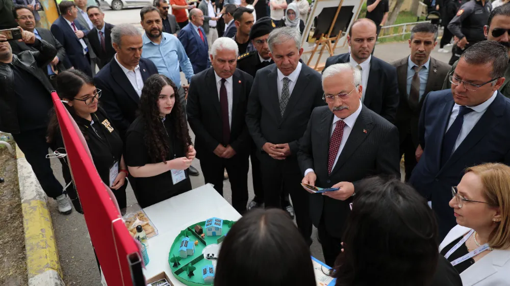 TÜBİTAK Projeleri Sergisi açıldı