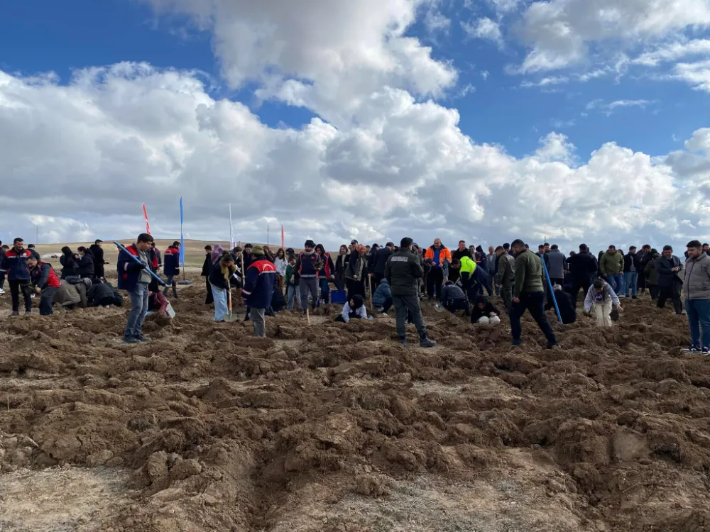 Ağaçören’de 1200 Fidan Toprakla Buluştu