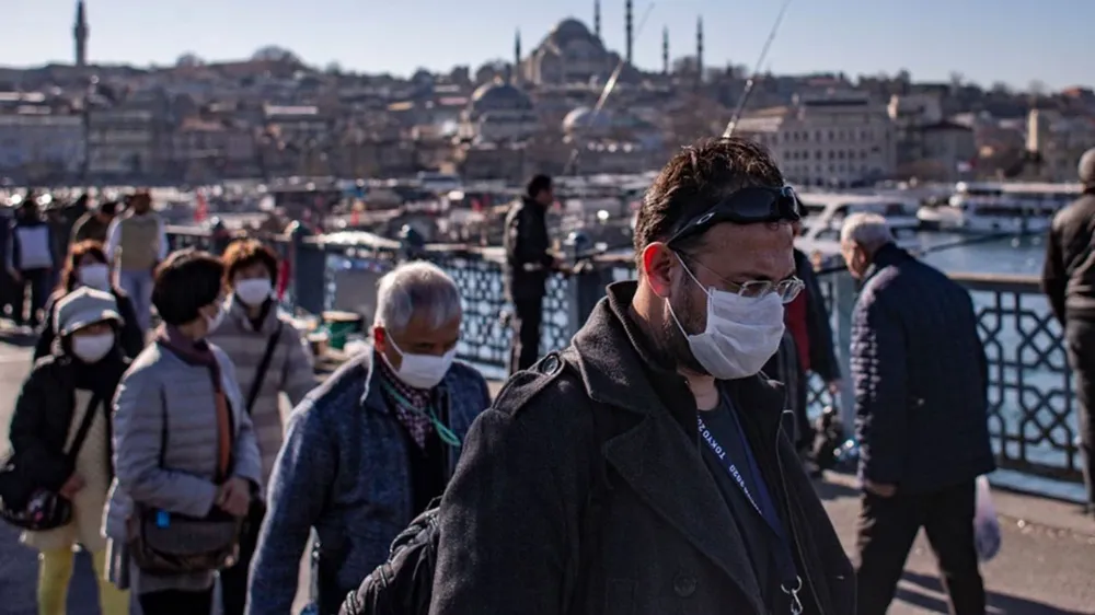 Grip vakalarının yarısı Covid-19. Maskeli günlere geri mi döneceğiz? 