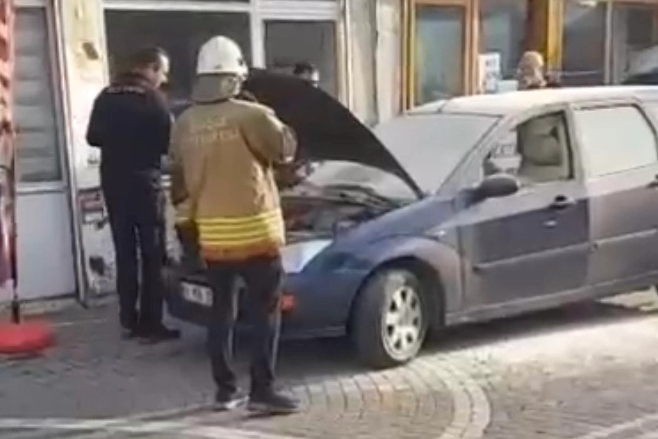 Düzce Konuralp’te araçtan yükselen dumanlar panikletti!