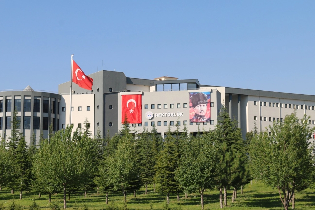 Erciyes Üniversitesi mezun buluşmasına hazırlanıyor
