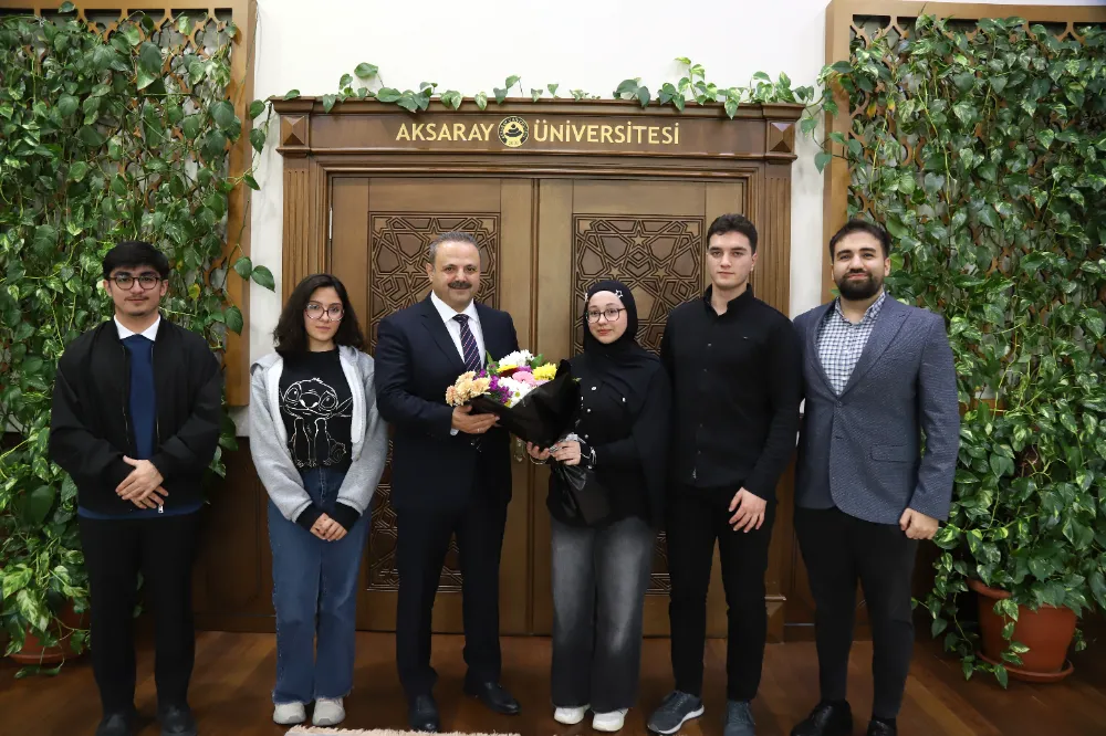 ESN Topluluğundan Rektör Arıbaş’a Anlamlı Öğretmenler Günü Ziyareti