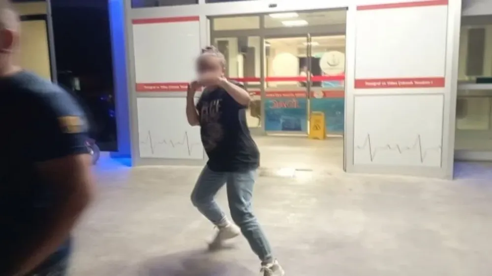 Dedesini bıçaklayan kıza hapis cezası
