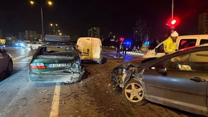 Kayseri’de zincirleme kaza: 1 kişi yaralandı