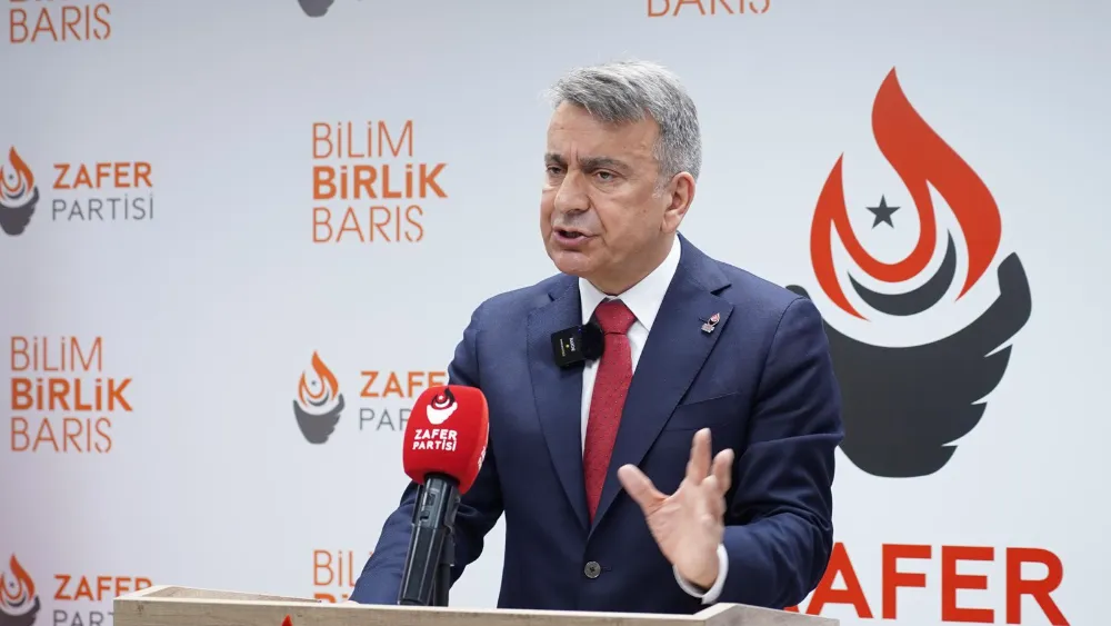 Zafer Partisi Sözcüsü Azmi Karamahmutoğlu