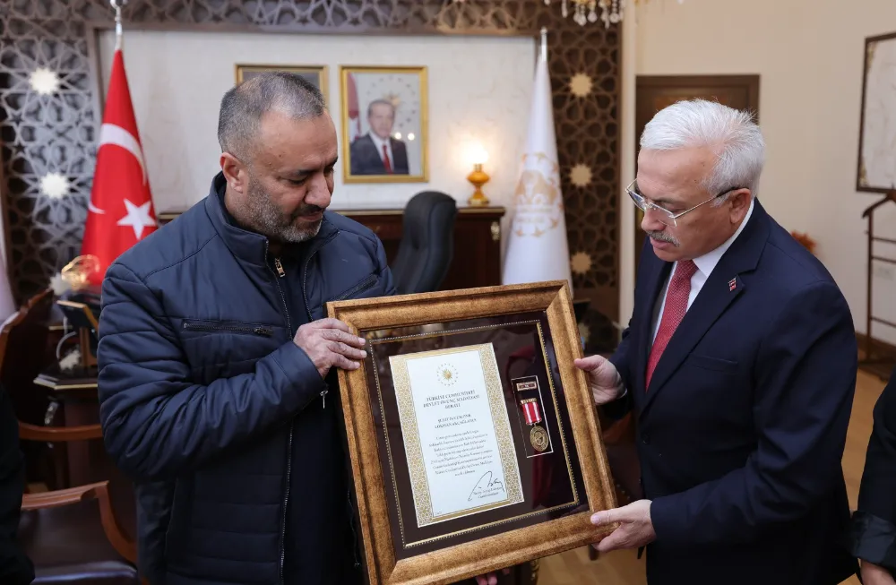 Şehit Ailesine Devlet Övünç Madalyası ve Beratı Takdim Edildi