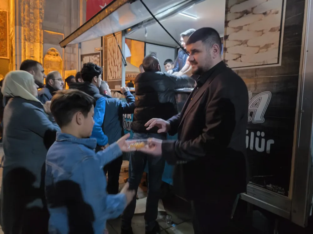İYİ Parti Aksaray Teşkilatından Kadir Gecesi’nde Lokma İkramı 