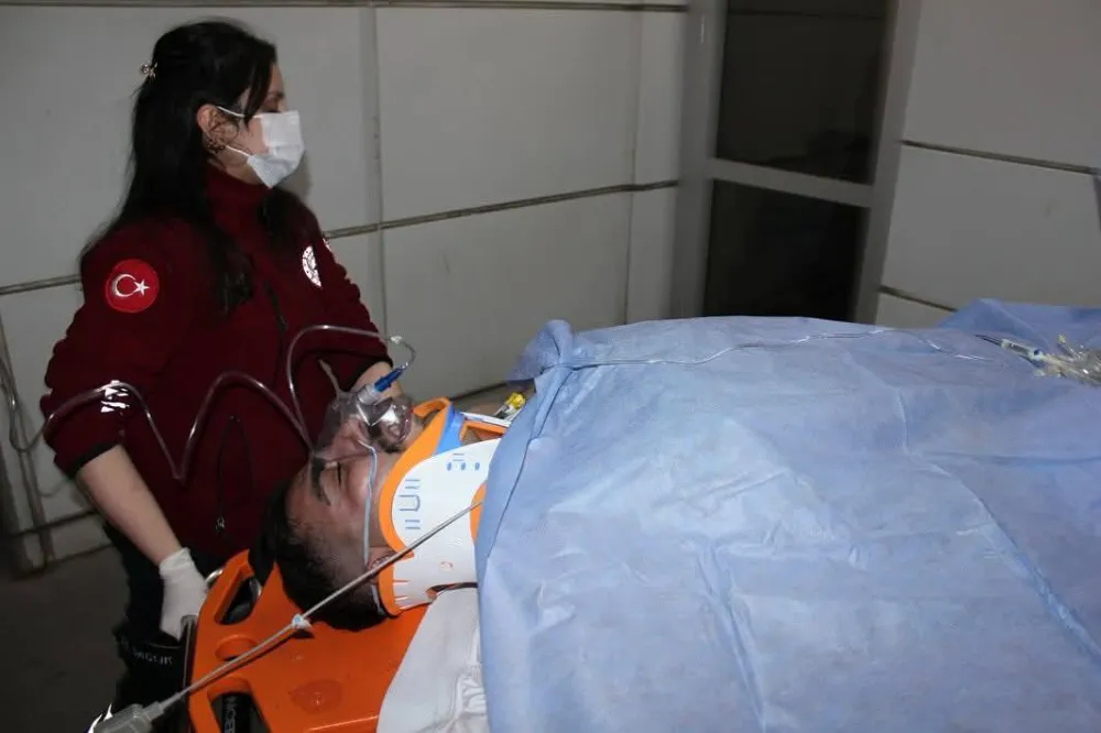 Aksaray’da Parkta Küfürleşme Kanlı Bitti: 2 Yaralı