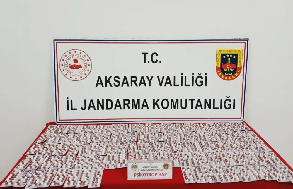 Aksaray’da Uyuşturucu Operasyonu: Silah ve Binlerce Hap Ele Geçirildi!