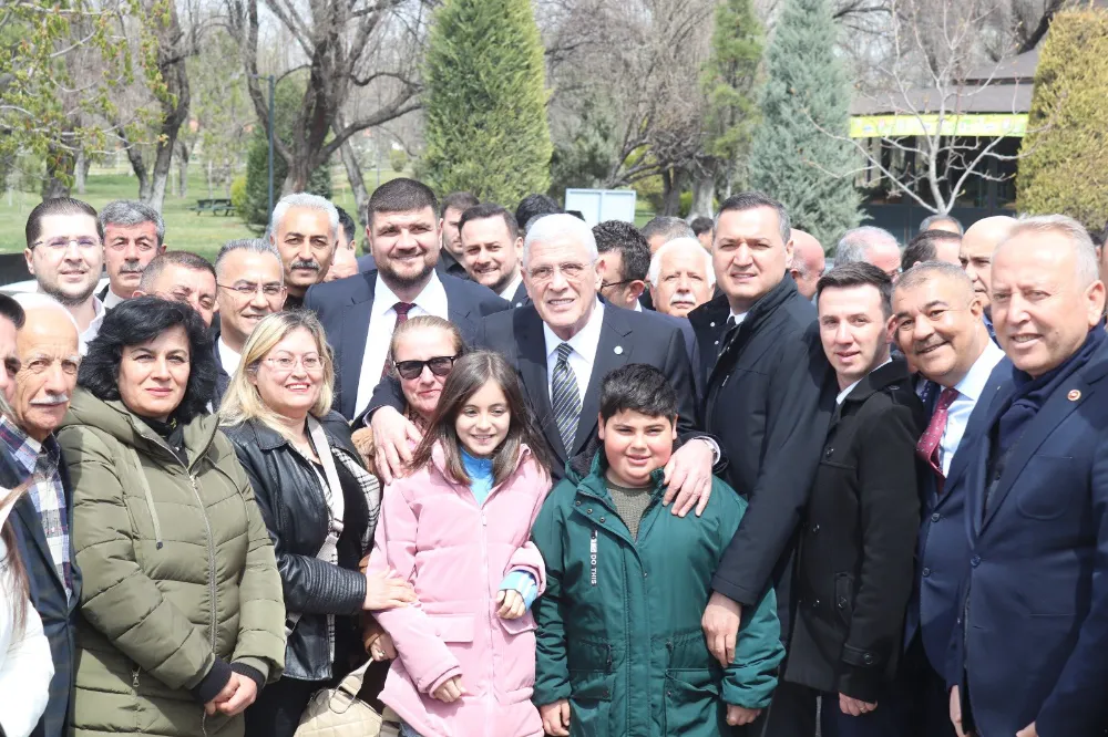 İYİ Parti Lideri Dervişoğlu Konya TÜYAP Tarım Fuarı’nda Çiftçilerle Buluştu