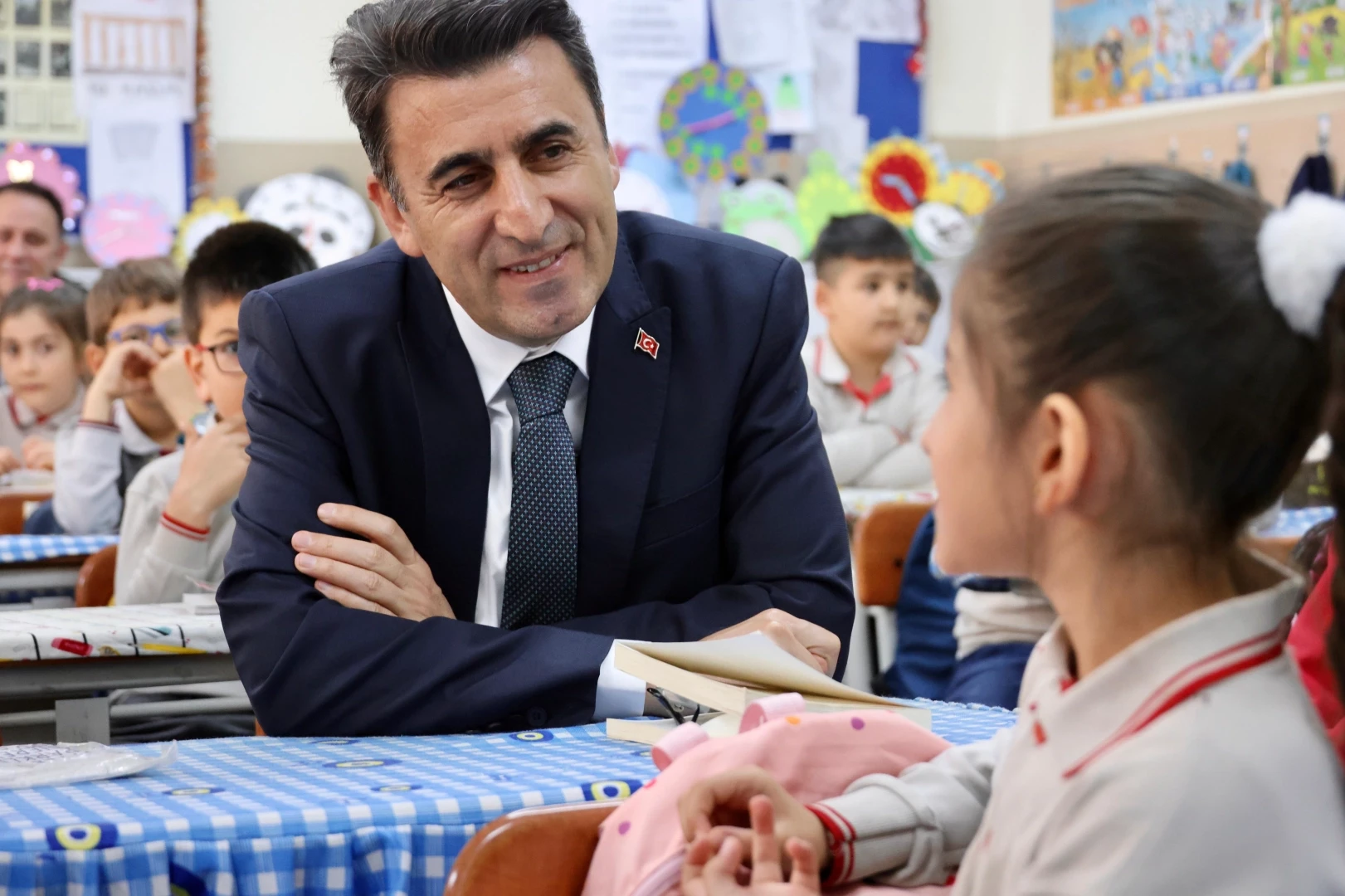 Bilecik Valisi Aygöl haftaya okul ziyaretleriyle başladı