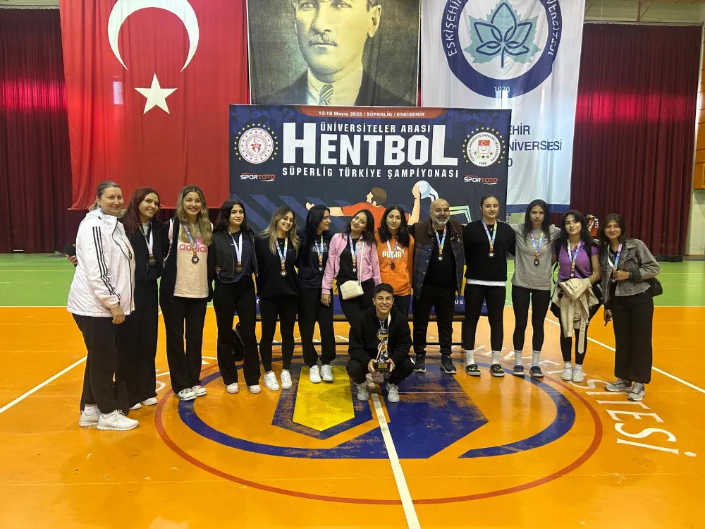 ASÜ Hentbol Takımlarından Türkiye Şampiyonasında Çifte Madalya