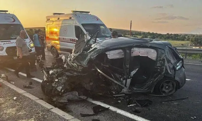 Camiliören Kavşağında Can Pazarı: 8 Kişi Yaralandı