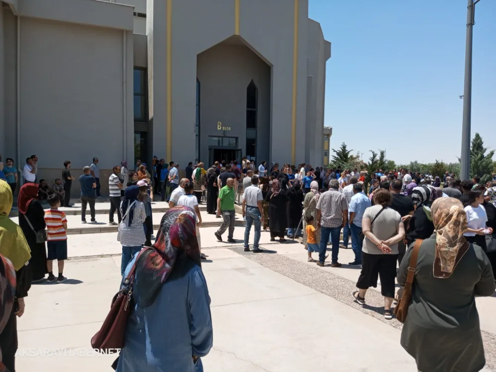 Aksaray’da YKS Heyecanı Başladı: 19 Binden Fazla Aday Ter Döktü