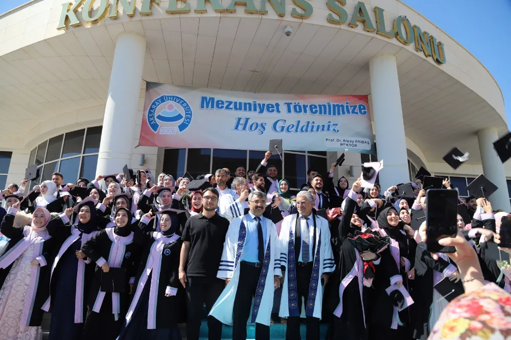 ASÜ İslami İlimler Fakültesi’nde mezuniyet coşkusu