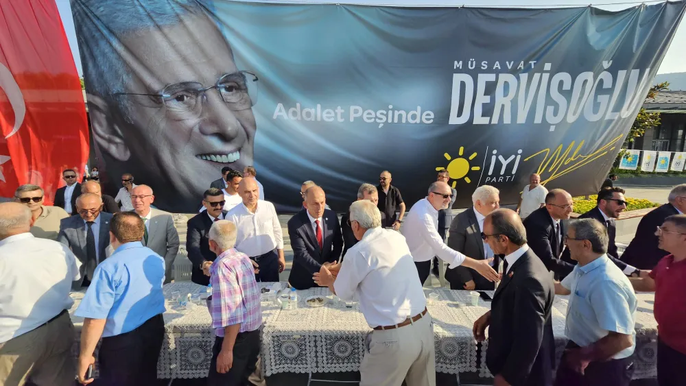 İYİ Parti Bursa’dan Siyasete Bayram Damgası: Meydanda Tarihi Bayramlaşma!