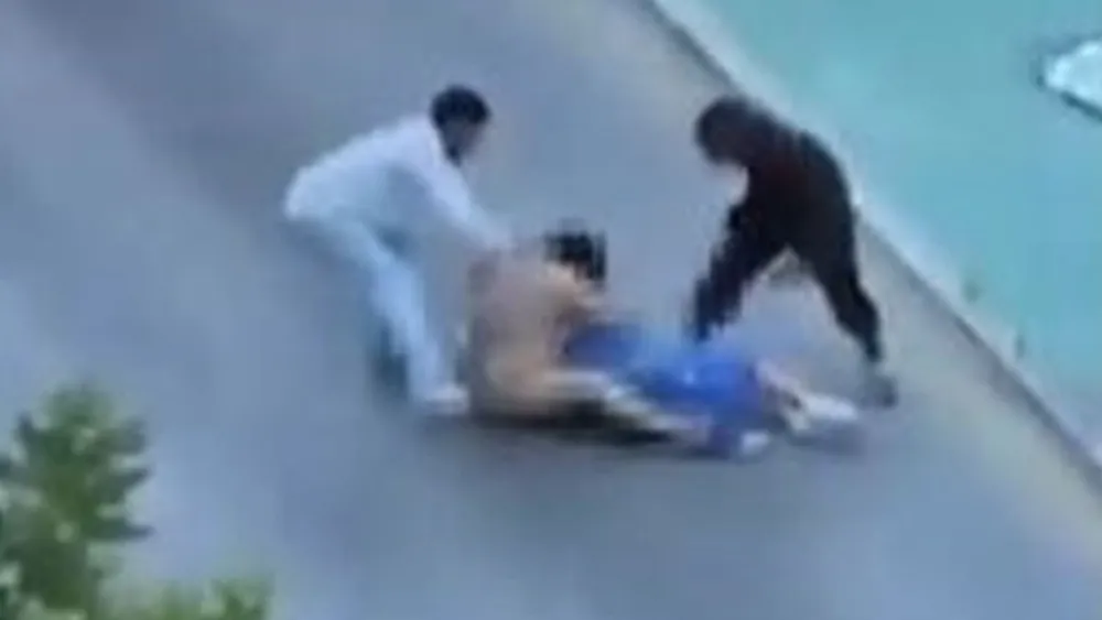 Keşanlı çıplak kadın caddede terör estirdi! 