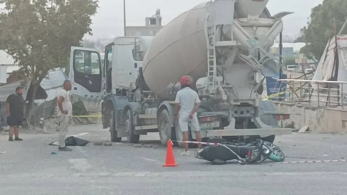 Beton mikseri yolu kan gölüne çevirdi! 2 kişi can verdi