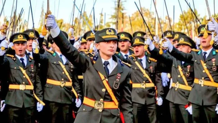Atatürkçü teğmenlere sahip çıkan savcıya sürgün kararı