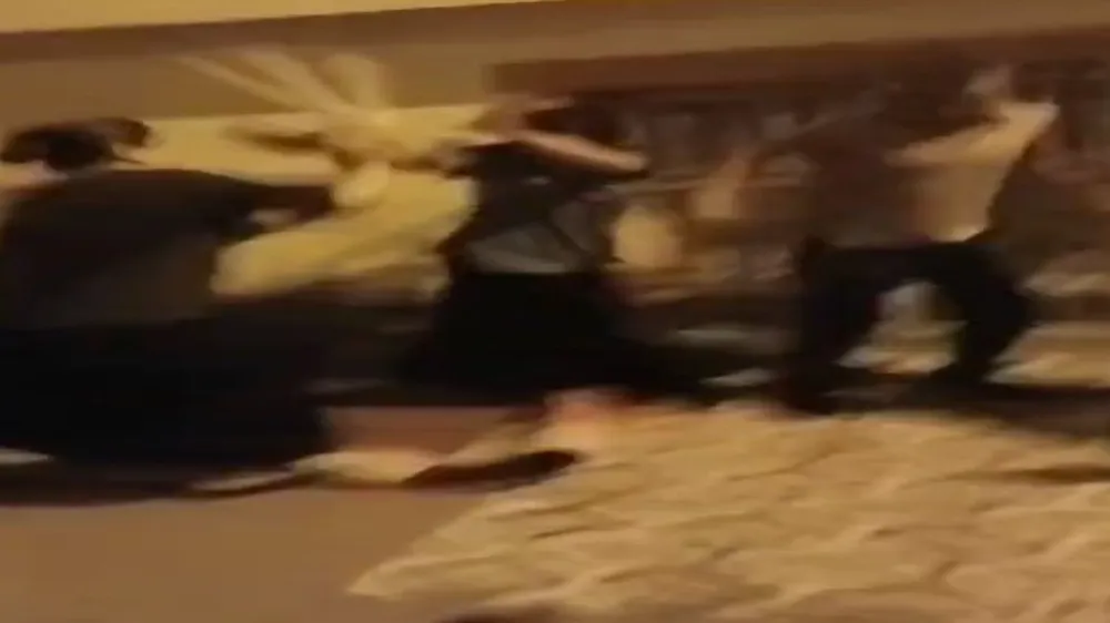 4 kadın, başka kadını dövdü