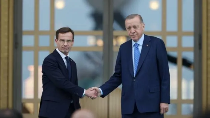 Türkiye Dosyası tuvalette unutuldu! Dünya bu skandalı konuşuyor