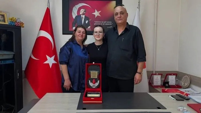 Rekor kan bağışına plaket