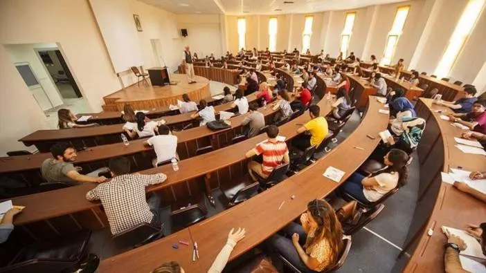 Avukat olmadan ilk davasını kazandı: 836 kişiyi üniversiteli yaptı
