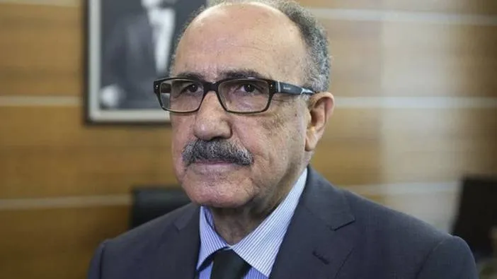 AKP’yi karıştıran olay… Parti kurucusunun ismi silindi!