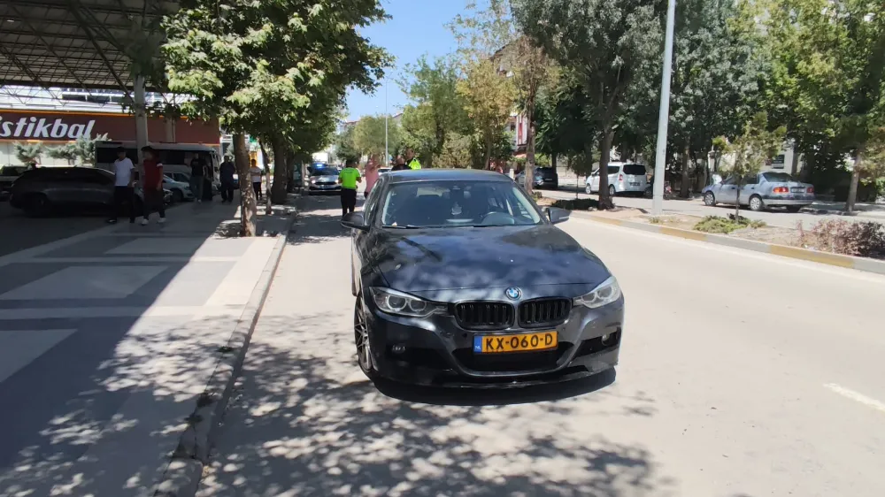 BMW Otomobil Yayaya Çarptı: 61 Yaşındaki Kadın Ağır Yaralandı