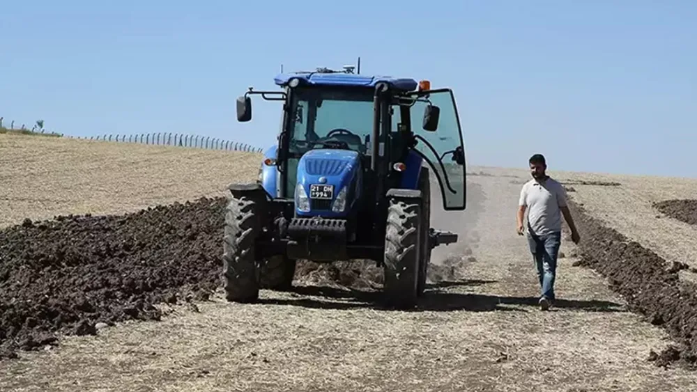 Sürücüsüz traktör dönemi başladı! Direksiyonsuz ekim