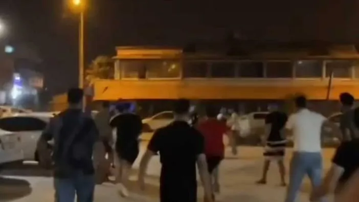 Polislere bıçak çeken alkollü 4 kişi gözaltına alındı