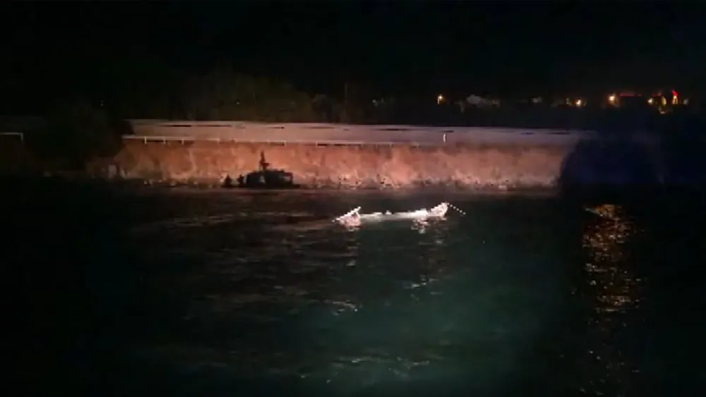 Çanakkale’de tekne battı! Ekipler gece yarısı seferber oldular