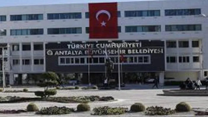 CHP’li bir belediyeye daha operasyon! Çok sayıda gözaltı var...