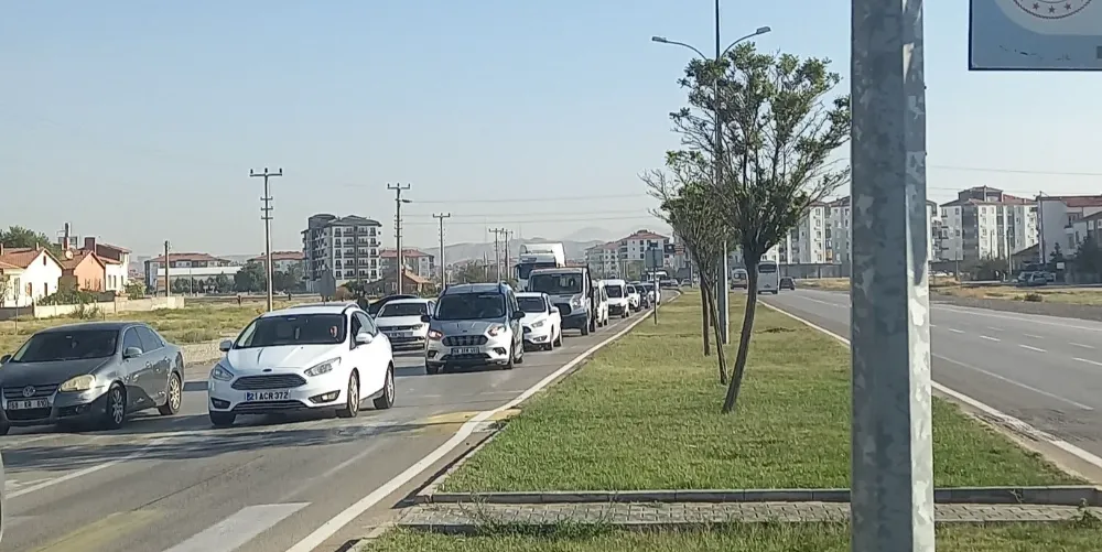 Aksaray’da Öğrenciler Trafiğe Mahkûm: Mahalleli İsyanda