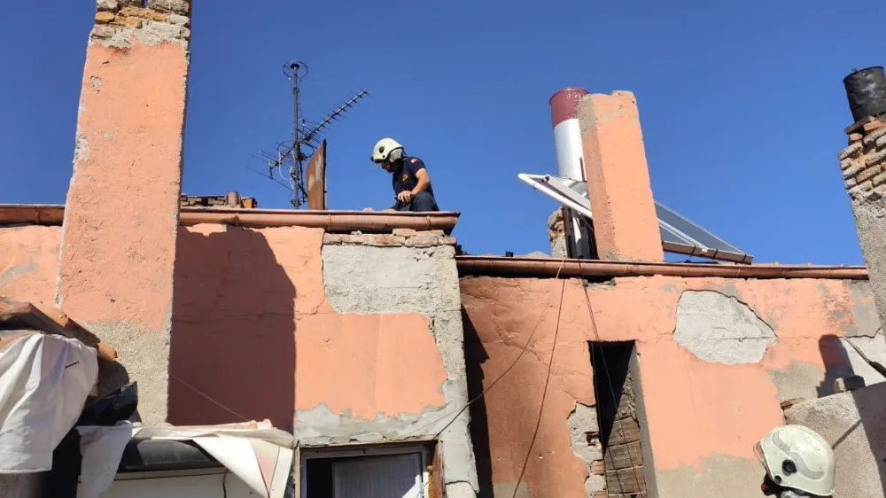 Aksaray’da Çatı Yangını Panik Yarattı