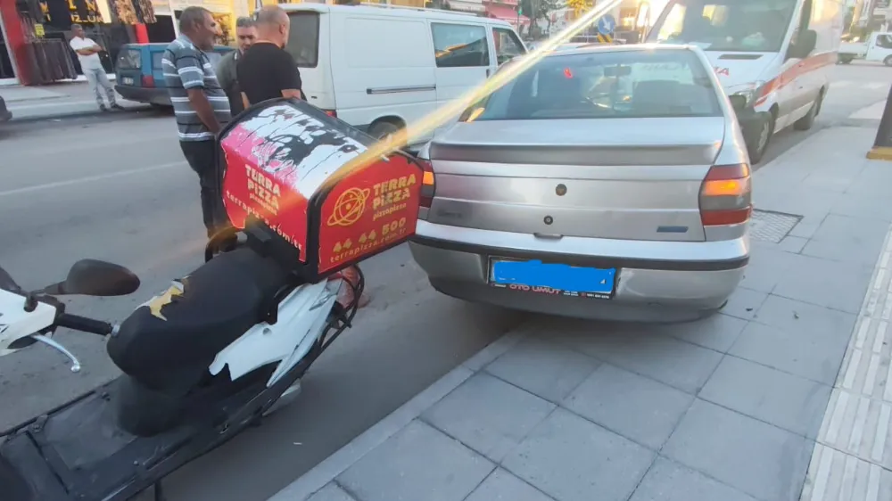 Aksaray’da Otomobil ile Motosiklet Çarpıştı: 22 Yaşındaki Sürücü Yaralandı