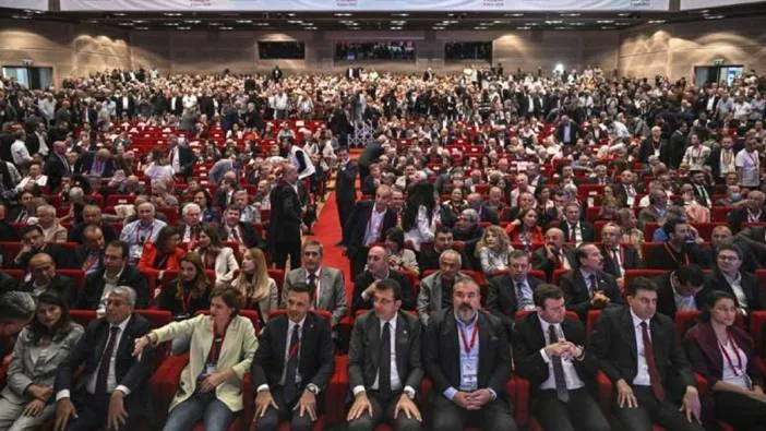 Kongrenin iptal edilmesi sonrası CHP’li delegeler notere koştu